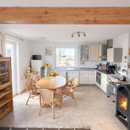 Am Nationalpark Fischland Darß Zingst, Großer Garten, Kamin, Terrasse, 3 Sz Ferienhaus Pruchten