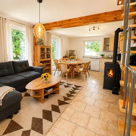 Ferienhaus Ferienhaus am Nationalpark, Fischland Darß Zingst, großer Garten, Kamin, Terrasse, 3 SZ Pruchten