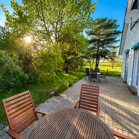 Ferienhaus am Nationalpark, Fischland Darß Zingst, großer Garten, Kamin, Terrasse, 3 SZ Ferienhaus